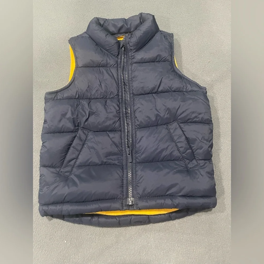 Old Navy Kids Navy Puffer Vest with Yellow Lining USED Good Condition size 4T